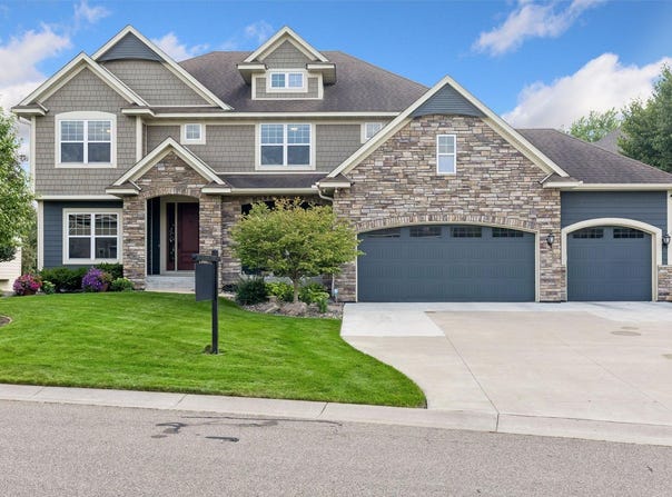 16095 54th Avenue N, Plymouth, MN 55446