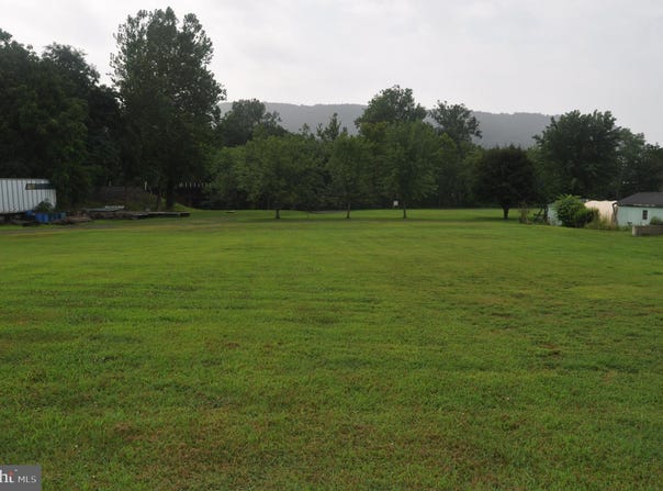 34 PINE STREET, MILLERSBURG, PA 17061