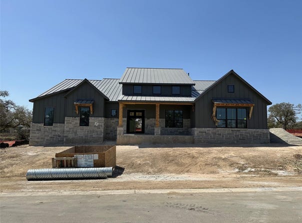 310 Crosswater LN, Dripping Springs, TX 78620