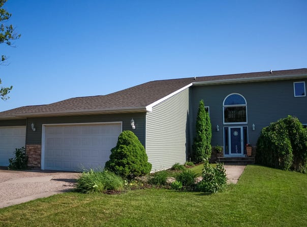 305 Southridge Drive, Waverly, IA 50677
