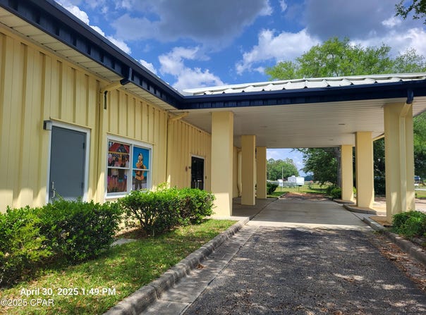 3525 Russell Road, Marianna, FL 32446