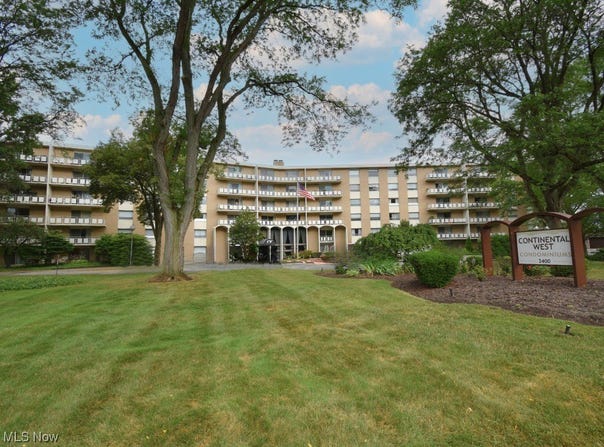 3400 Wooster Road unit: 405, Rocky River, OH 44116