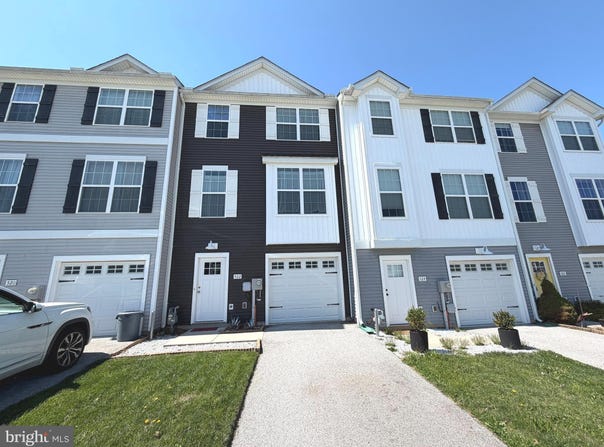 522 CHARLES Avenue, HANOVER, PA 17331