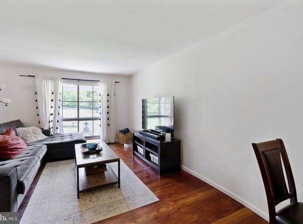 105 S SAINT PAUL STREET, HAMILTON, VA 20158