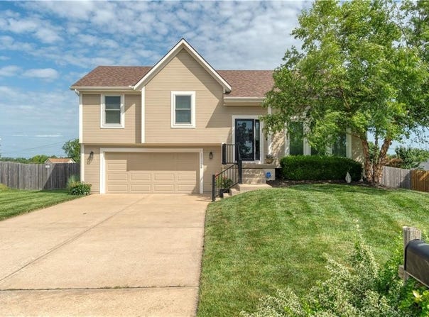 20534 W 199TH Terrace, Spring Hill, KS 66083