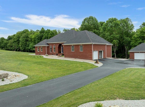 547 Burns Way, Glasgow, KY 42141