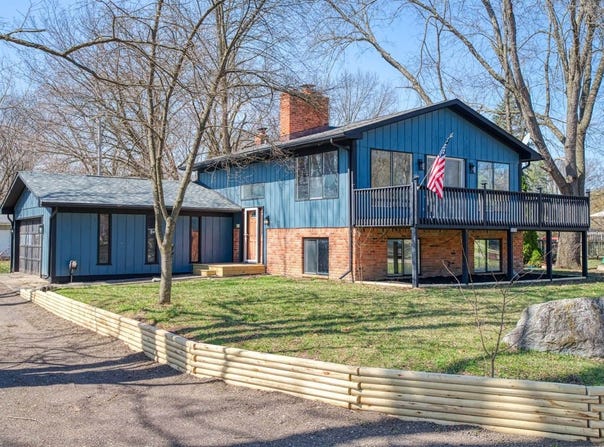 1379 Roberta Court, OceolaTownship_Livingston, MI 48843