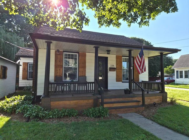 225 S E Street, Monmouth, IL 61462