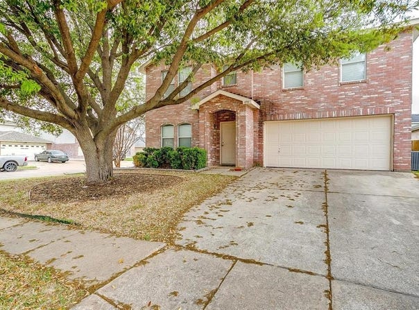 8701 Hunters Trail, Fort Worth, TX 76123