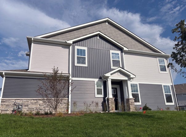 643 Cassia Court, Crystal Lake, IL 60012