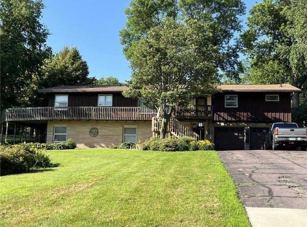 806 Highland Road, Windom, MN 56101
