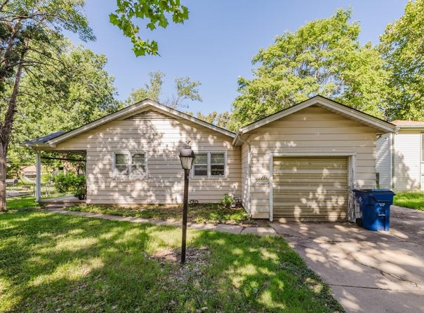 2235 S Pershing, Wichita, KS 67218