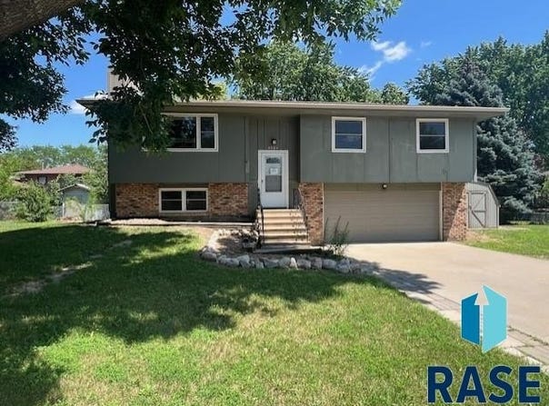 4504 S Marion Rd, Sioux Falls, SD 57106