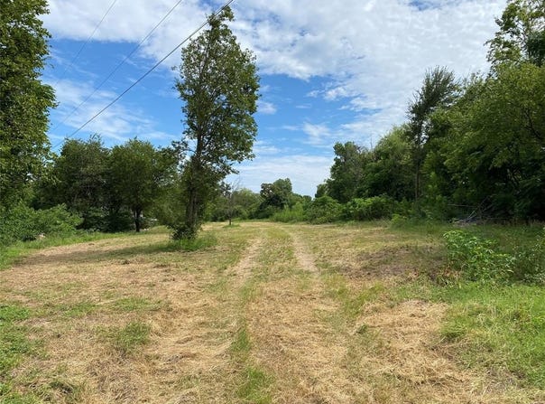 3909 Harrison Street, Bellmead, TX 76705