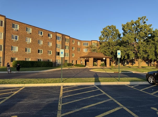 1375 Rebecca Drive, Hoffman Estates, IL 60169