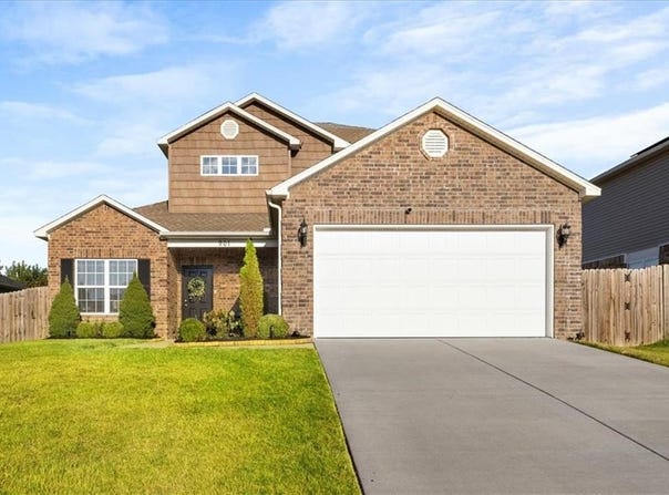 901  SW Loudon, Bentonville, AR 72712