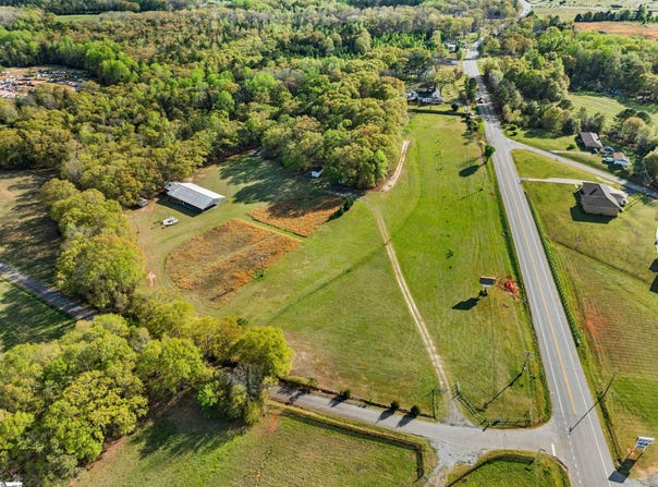 110 Smith Motors Road, Belton, SC 29627