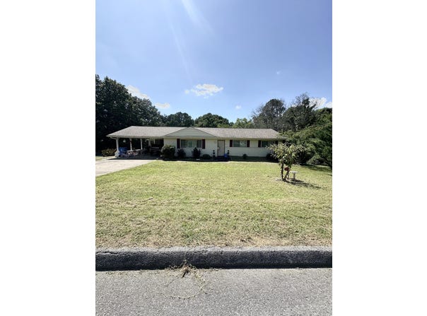 3929 Chickamauga Avenue, Chattanooga, TN 37406