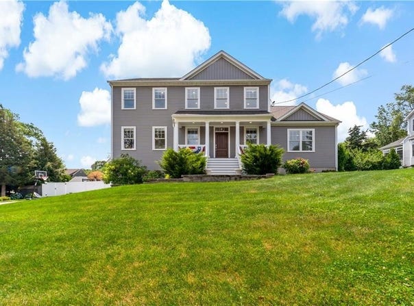 54 Michael Drive, Bristol, RI 02809