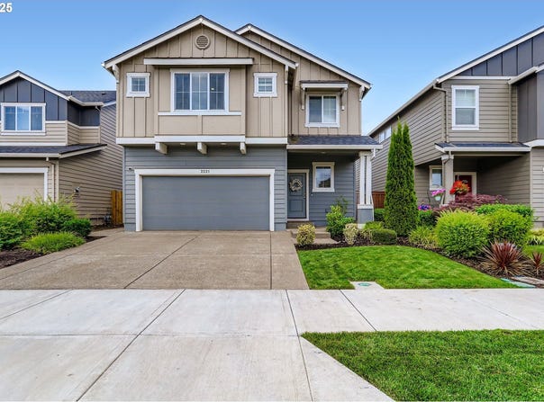 2221 BEN BROWN DR, Woodburn, OR 97071