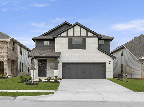 1716 Edgeway Drive, Aubrey, TX 76227