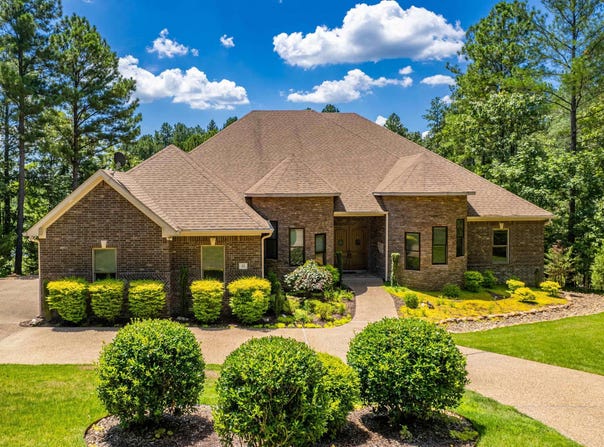 15 Serenar Way, Hot Springs Village, AR 71909
