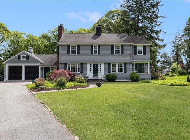 2 Carvin Court, Warwick, RI 02886