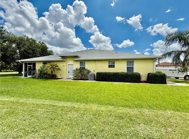19933 Lake Vista Circle, Lehigh Acres, FL 33936