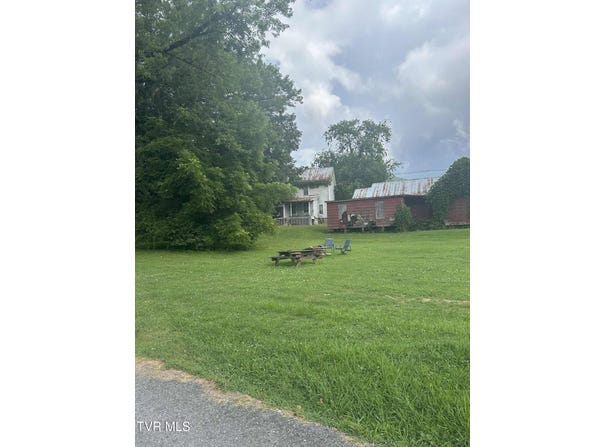 199 East Maple Avenue, Big Stone Gap, VA 24219