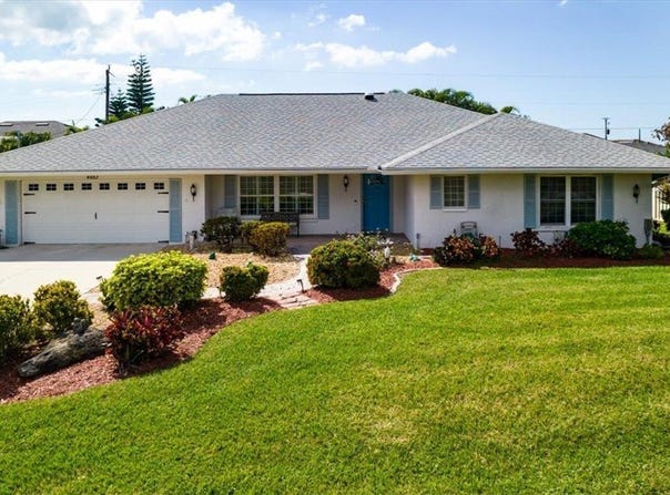 4883 Royal Palm Drive, Estero, FL 33928