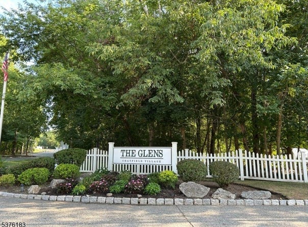 404 Chatfield Dr, Pequannock Twp., NJ 07444-1110