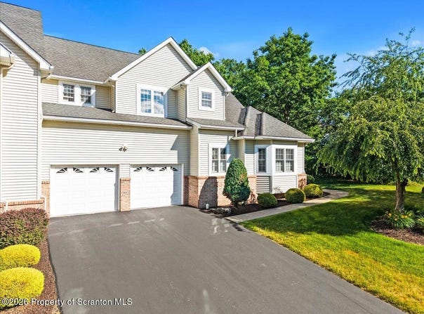 35 Sharon Drive, Moosic, PA 18507