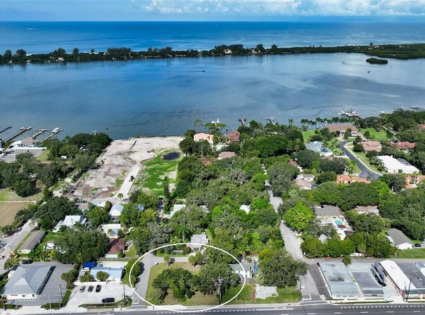 51 N TAMIAMI TRAIL, OSPREY, FL 34229