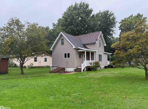 301 S 2Nd Street, Farmington, IA 52626