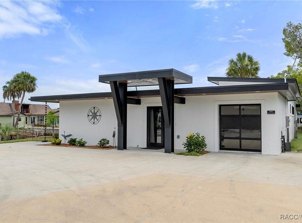 1941 NW 17th Street, Crystal River, FL 34428