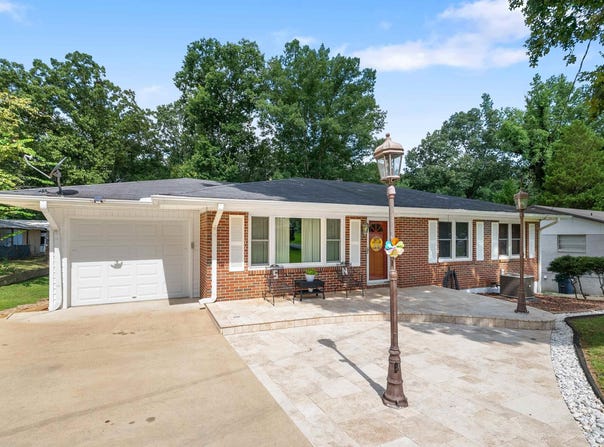 1404 DOGWOOD DRIVE, OXFORD, AL 36203