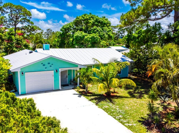 4890 SE Pine Ridge Way, Stuart, FL 34997