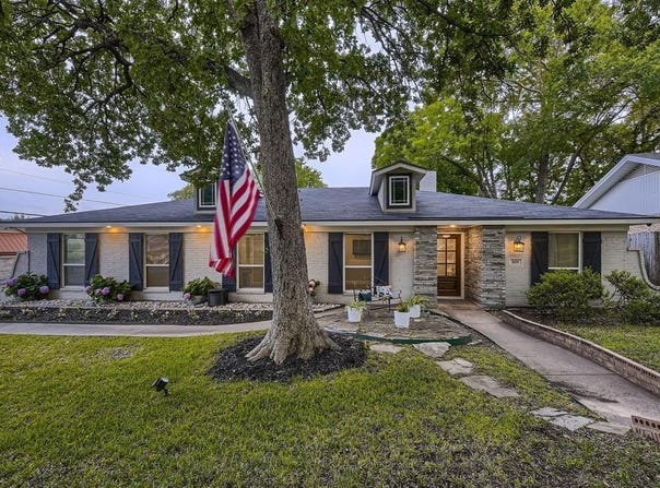 809 Wheelwood Drive, Hurst, TX 76053