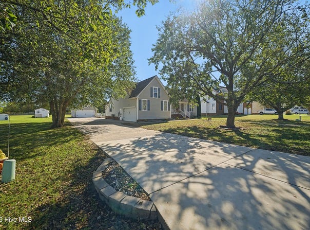 106 Elizabeth Circle, Moyock, NC 27958