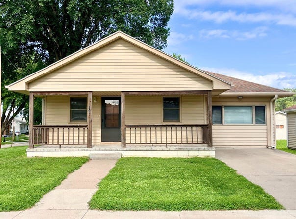201 South Vine St., Glenwood, IA 51534