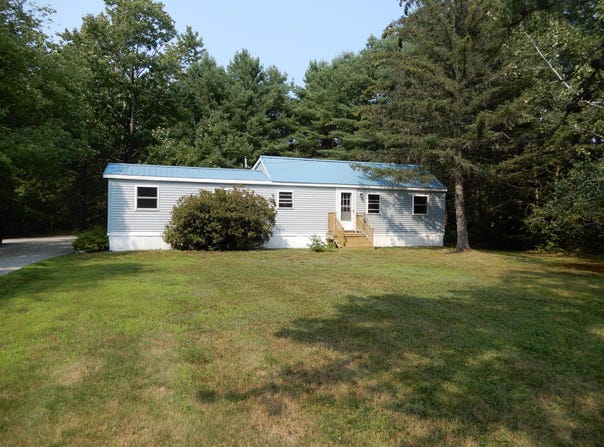 142 Plains Road, Hollis, ME 04042
