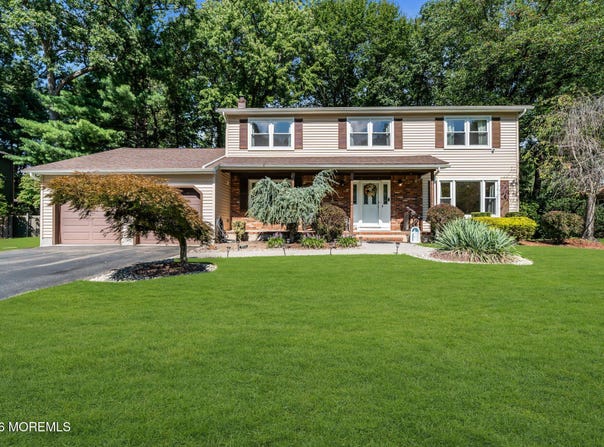 6 Mt Court, East Brunswick, NJ 08816