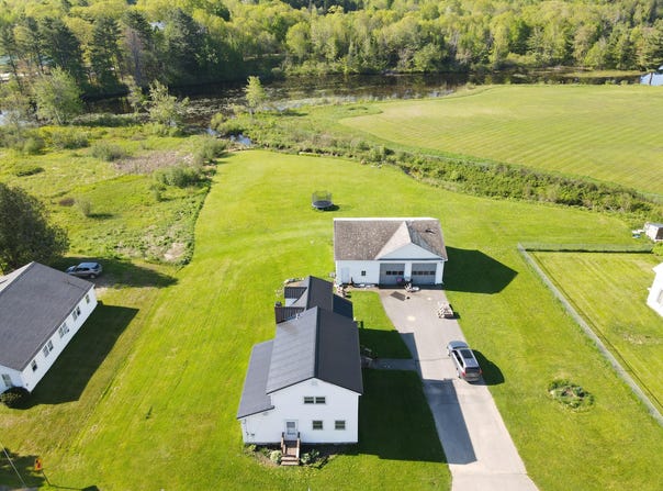 26 Purple Heart Highway, Brooks, ME 04921
