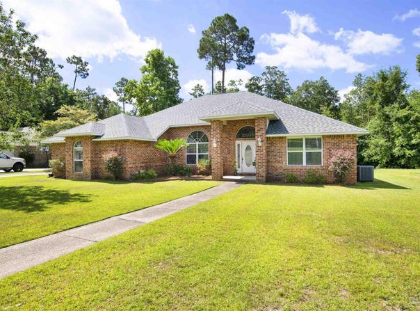 2509 Rosedown Dr, Cantonment, FL 32533