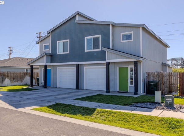 1063 NE EMERALD DR, Hermiston, OR 97838