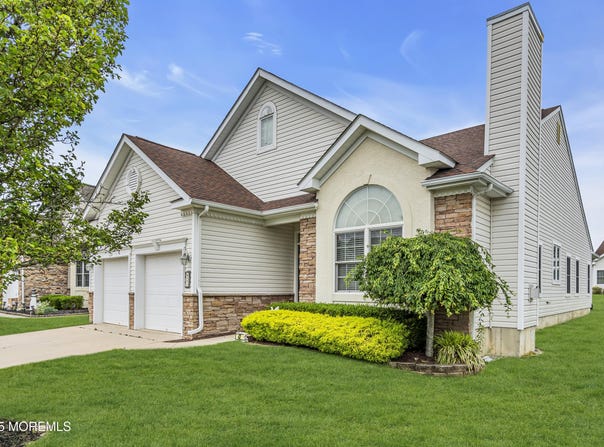 42 Eagleswood Drive, Waretown, NJ 08758