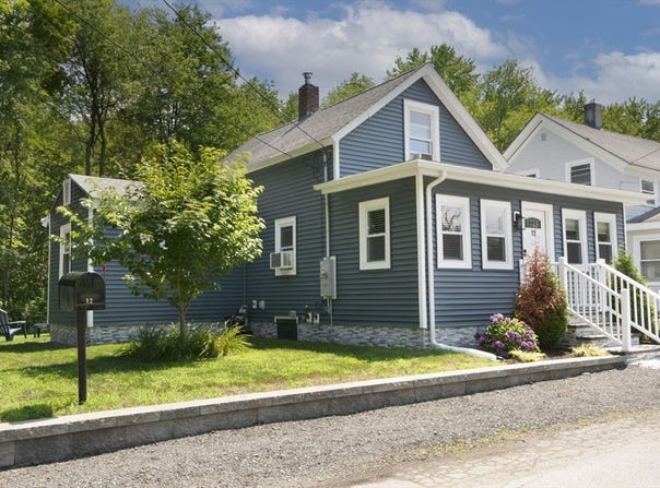 12 Crump St, Hudson, MA 01749