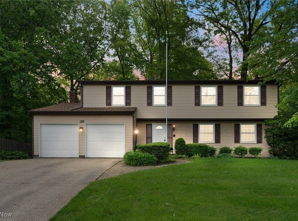 5601 Sunset Drive, Hudson, OH 44236