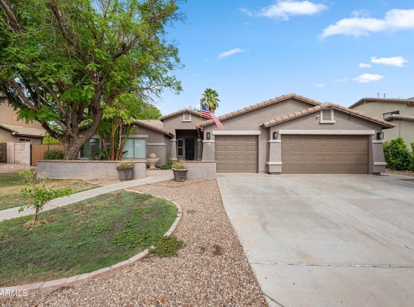 2094 S STUART Avenue, Gilbert, AZ 85295