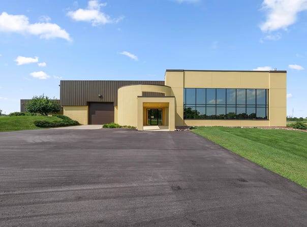 560 ROLLING MEADOWS Drive, FOND DU LAC, WI 54937